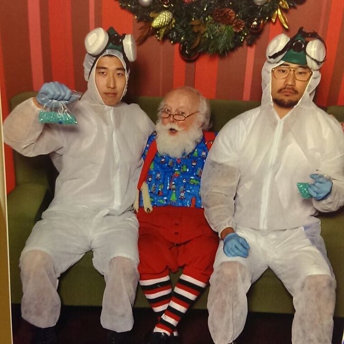 yearly ageless santa pictures 6 5c2090e46d1ab  700