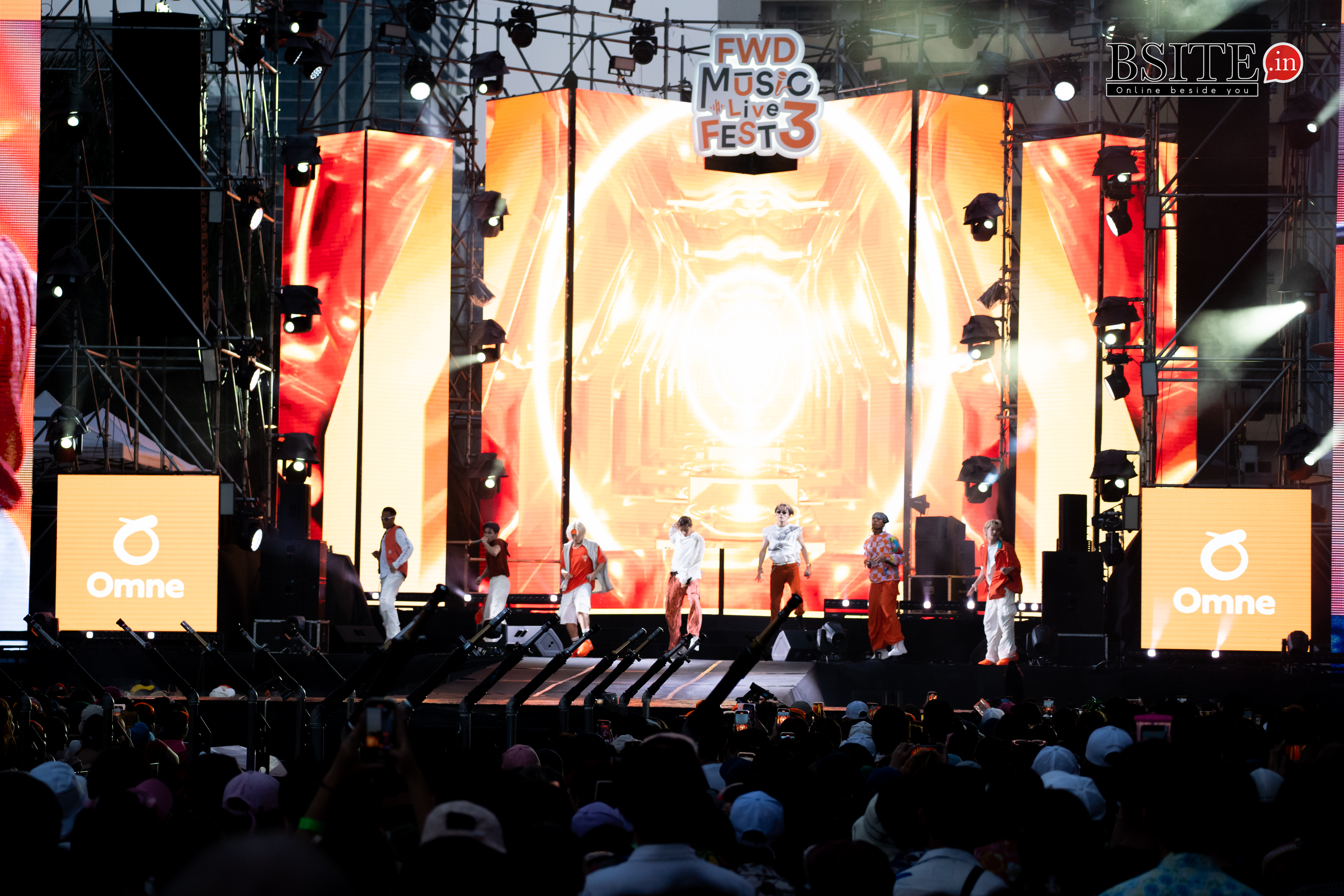 ศิลปินวัยรุ่นตัวท็อป ตบเท้าร่วมงาน ! ฟรีคอนเสิร์ตใหญ่เล่นน้ำกลางเมือง “FWD Music Live Fest 3 #TimeToPlaySongkran”