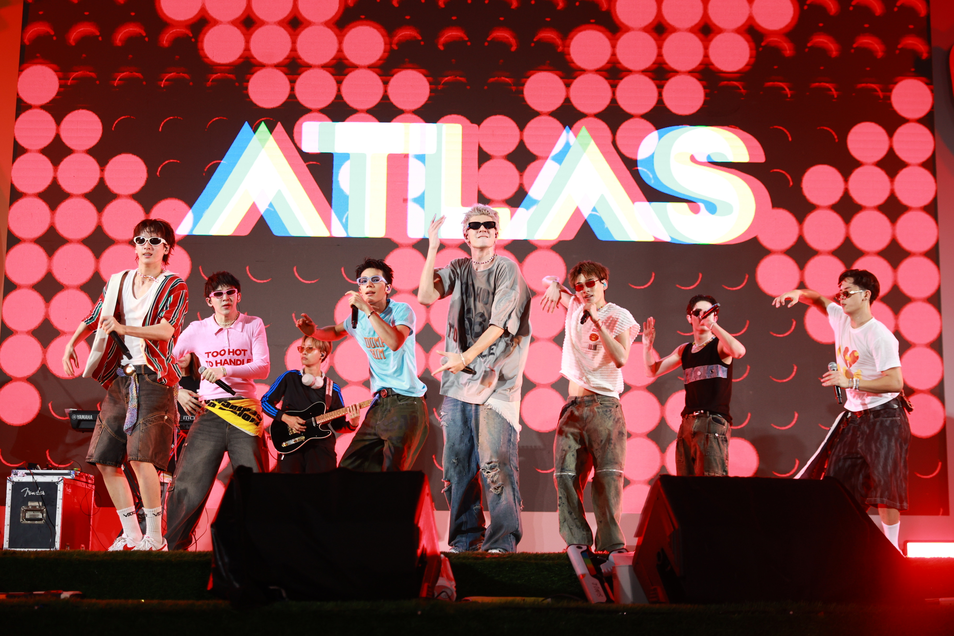 สยามพารากอน ชวนหนุ่มๆ “ATLAS” ระเบิดความมันส์รับสงกรานต์แบบจัดเต็ม!! “Siam Paragon Summersive : Happiness in Full Bloom” ณ พาร์ค พารากอน สยามพารากอน 2 ATLAS ระเบิดความมันส์รับสงกรานต์แบบจัดเต็ม บนเวที Siam Paragon Summersive Happiness in Full Bloom 3 1