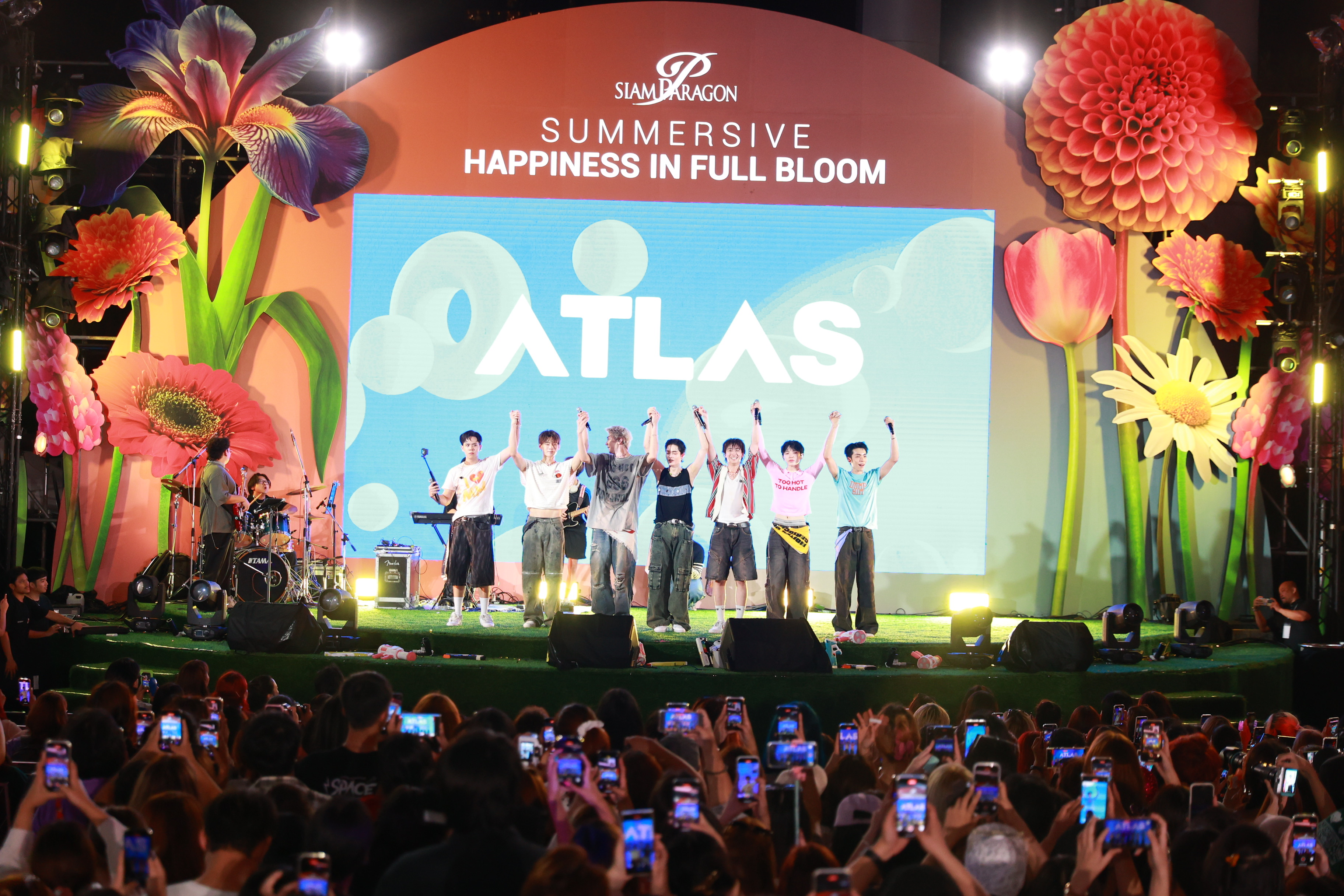 สยามพารากอน ชวนหนุ่มๆ “ATLAS” ระเบิดความมันส์รับสงกรานต์แบบจัดเต็ม!! “Siam Paragon Summersive : Happiness in Full Bloom” ณ พาร์ค พารากอน สยามพารากอน 3 ATLAS ระเบิดความมันส์รับสงกรานต์แบบจัดเต็ม บนเวที Siam Paragon Summersive Happiness in Full Bloom 4