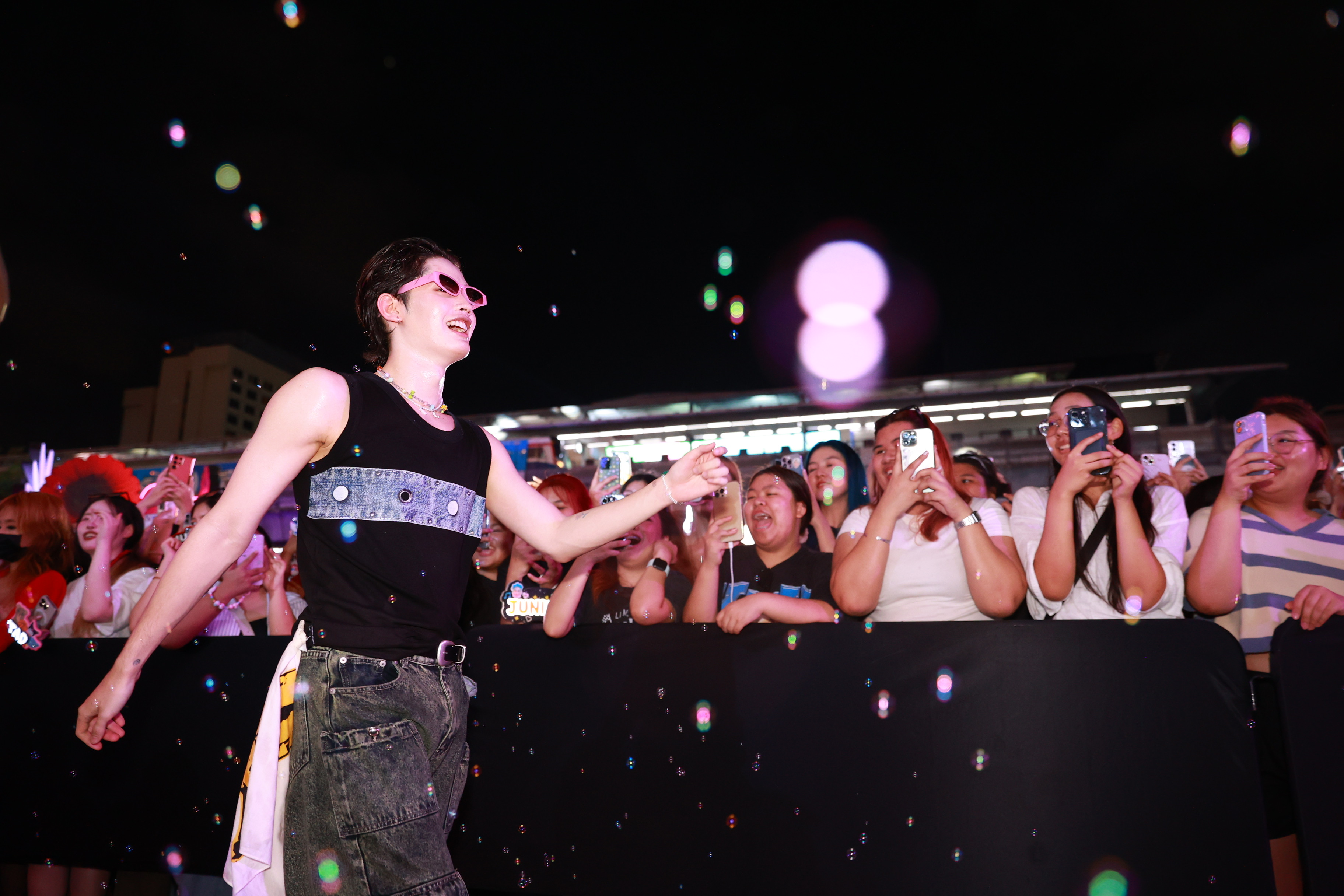 สยามพารากอน ชวนหนุ่มๆ “ATLAS” ระเบิดความมันส์รับสงกรานต์แบบจัดเต็ม!! “Siam Paragon Summersive : Happiness in Full Bloom” ณ พาร์ค พารากอน สยามพารากอน 8 ATLAS ระเบิดความมันส์รับสงกรานต์แบบจัดเต็ม บนเวที Siam Paragon Summersive Happiness in Full Bloom 8