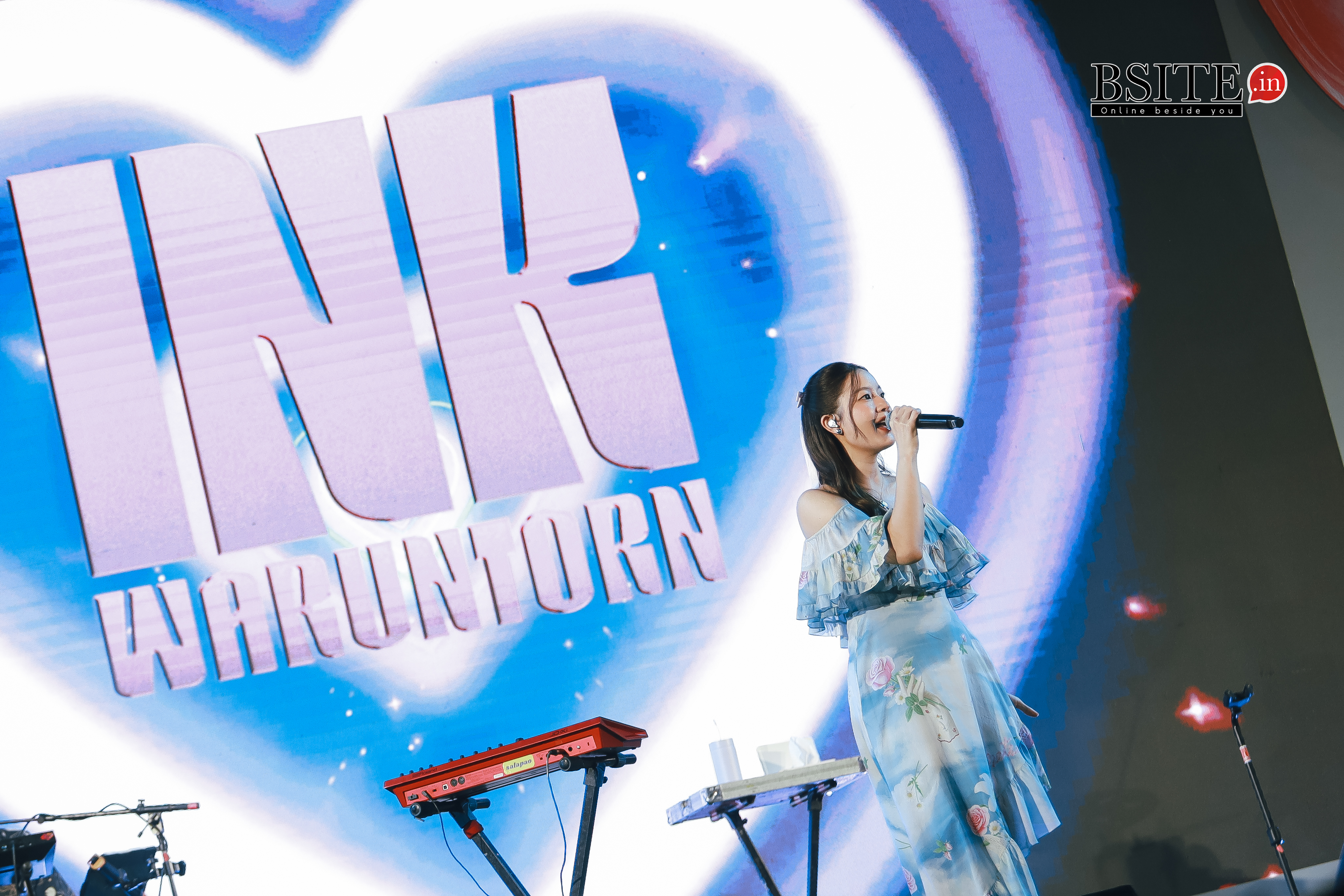 “INK WARUNTORN” แจกความสดใสฉลองสงกรานต์แบบสุดฟิน!! บนเวที “Siam Paragon Summersive : Happiness in Full Bloom” ณ พาร์ค พารากอน สยามพารากอน 3 IMG 1420