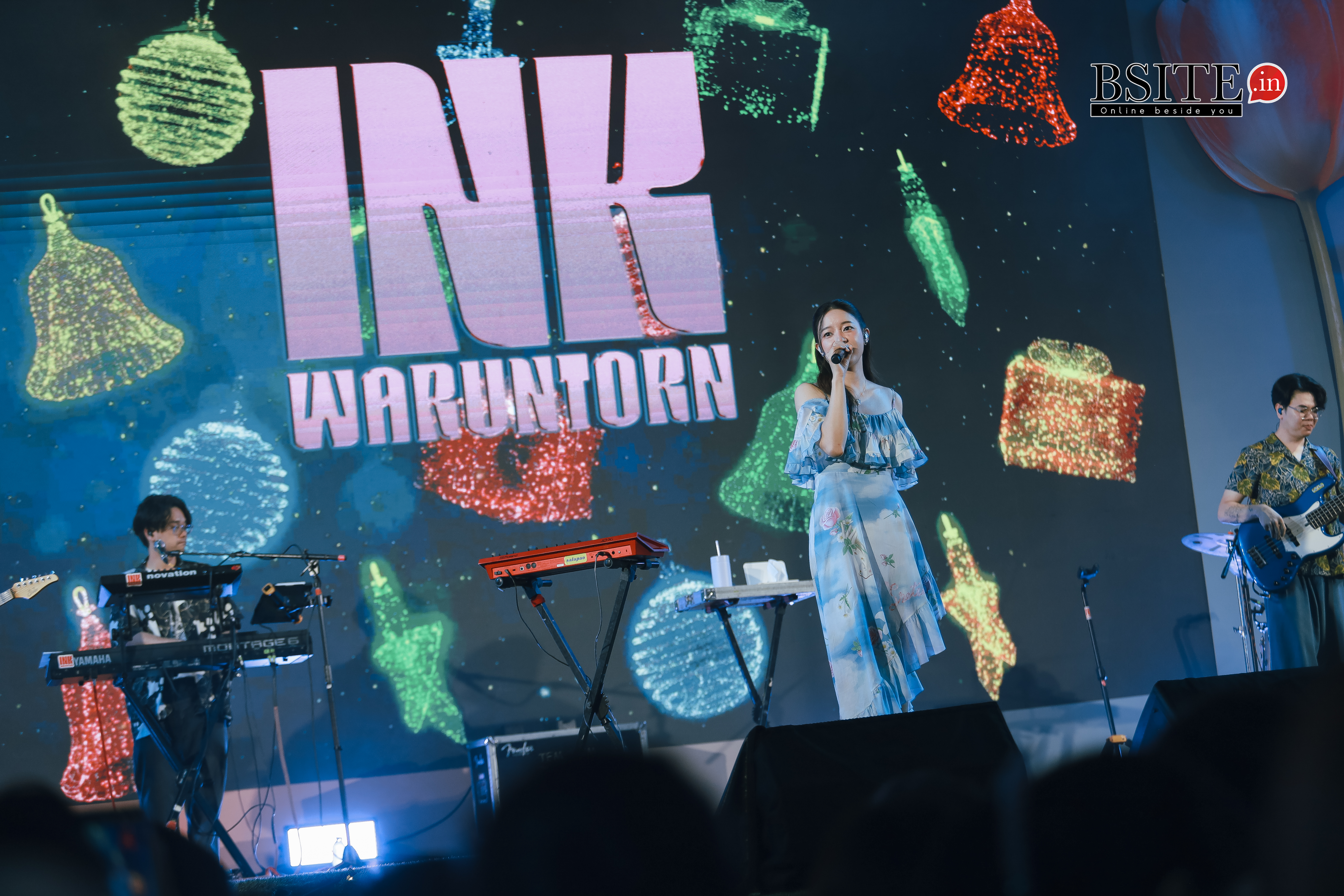 “INK WARUNTORN” แจกความสดใสฉลองสงกรานต์แบบสุดฟิน!! บนเวที “Siam Paragon Summersive : Happiness in Full Bloom” ณ พาร์ค พารากอน สยามพารากอน 1 IMG 1421