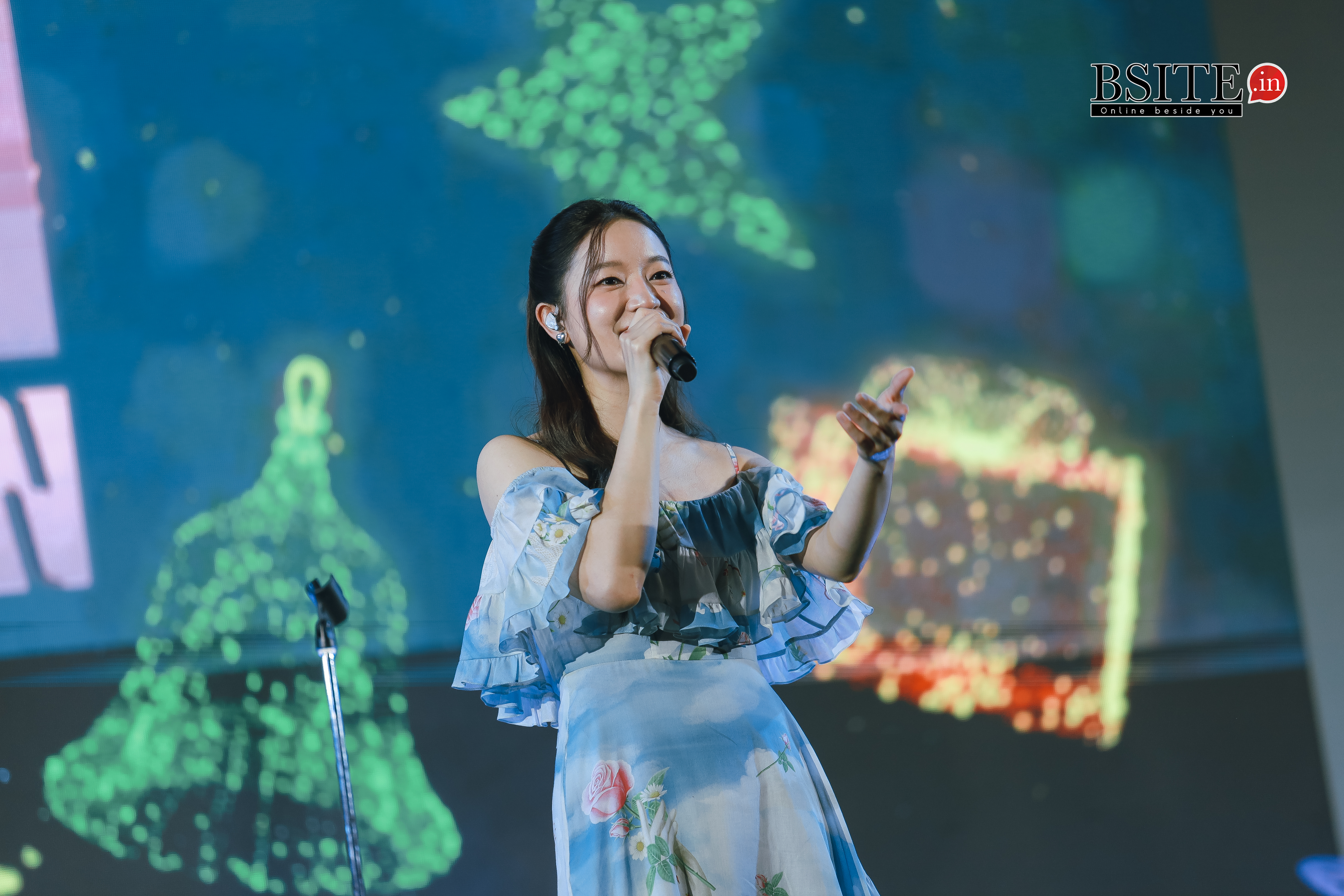 “INK WARUNTORN” แจกความสดใสฉลองสงกรานต์แบบสุดฟิน!! บนเวที “Siam Paragon Summersive : Happiness in Full Bloom” ณ พาร์ค พารากอน สยามพารากอน 6 IMG 1422