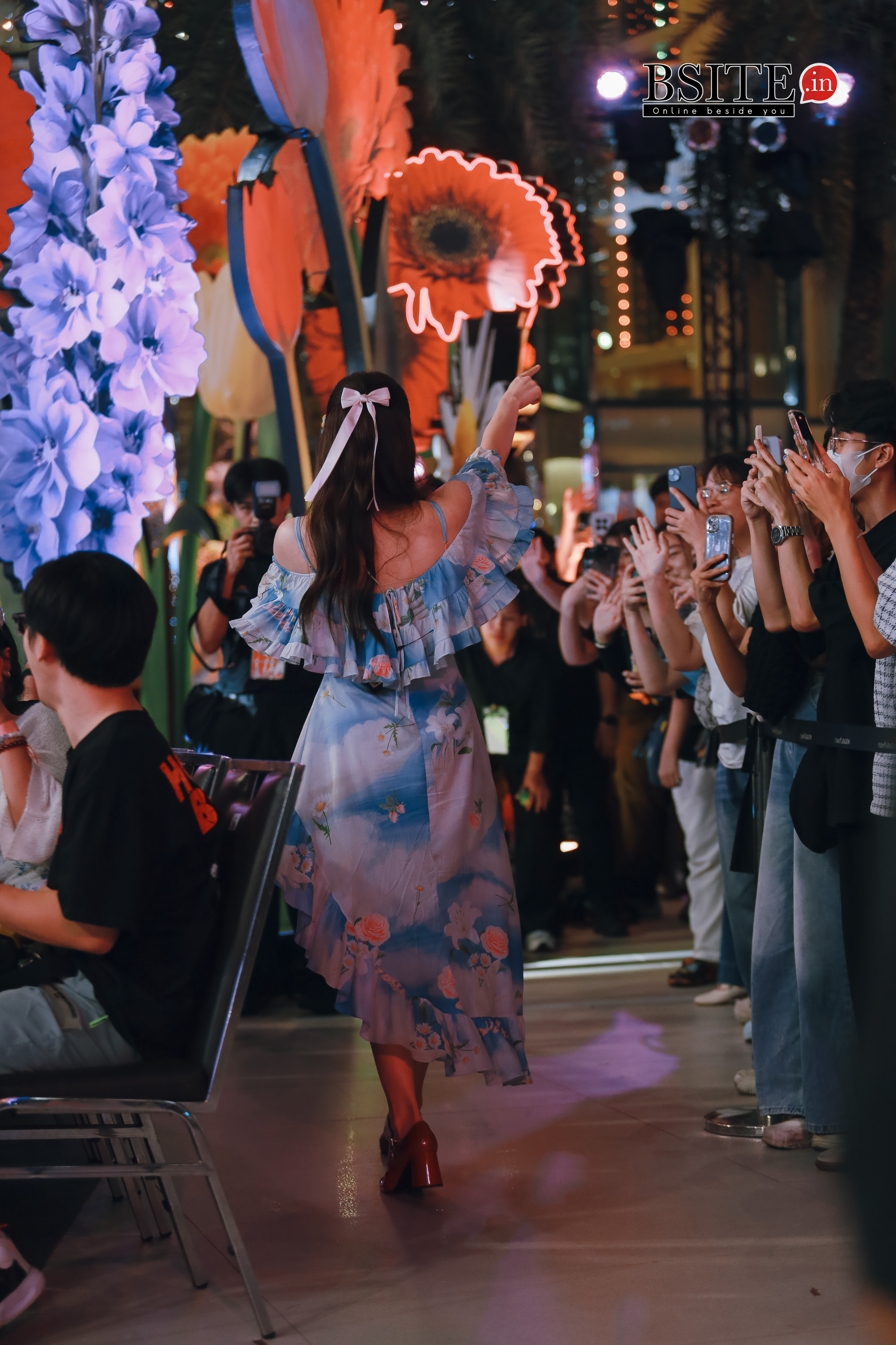 “INK WARUNTORN” แจกความสดใสฉลองสงกรานต์แบบสุดฟิน!! บนเวที “Siam Paragon Summersive : Happiness in Full Bloom” ณ พาร์ค พารากอน สยามพารากอน 9 IMG 1429