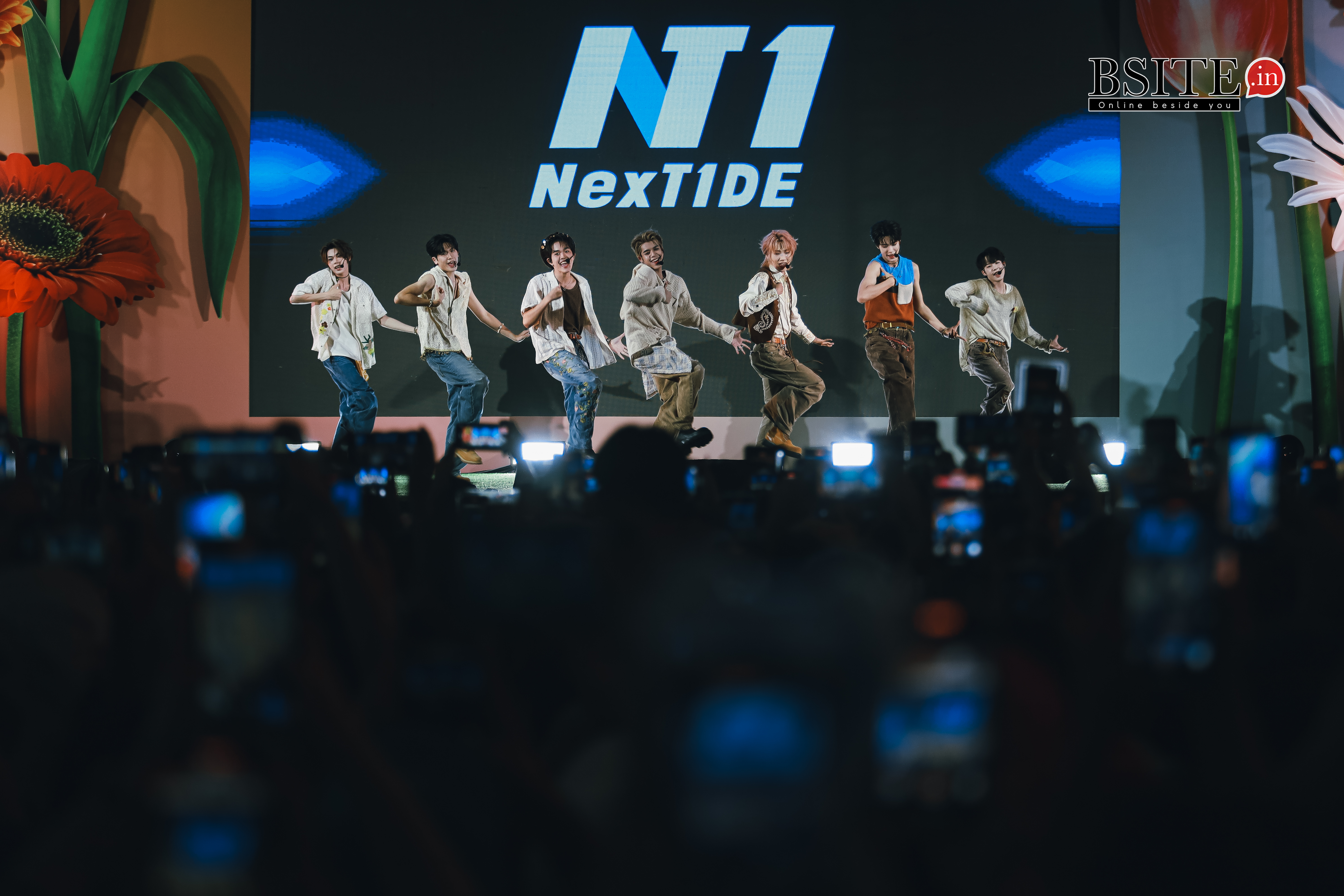 "NexT1DE" ร่วมระเบิดความมันส์รับวันสงกรานต์ บนเวที “Siam Paragon Summersive : Happiness in Full Bloom” ณ พาร์ค พารากอน สยามพารากอน 6 IMG 1523
