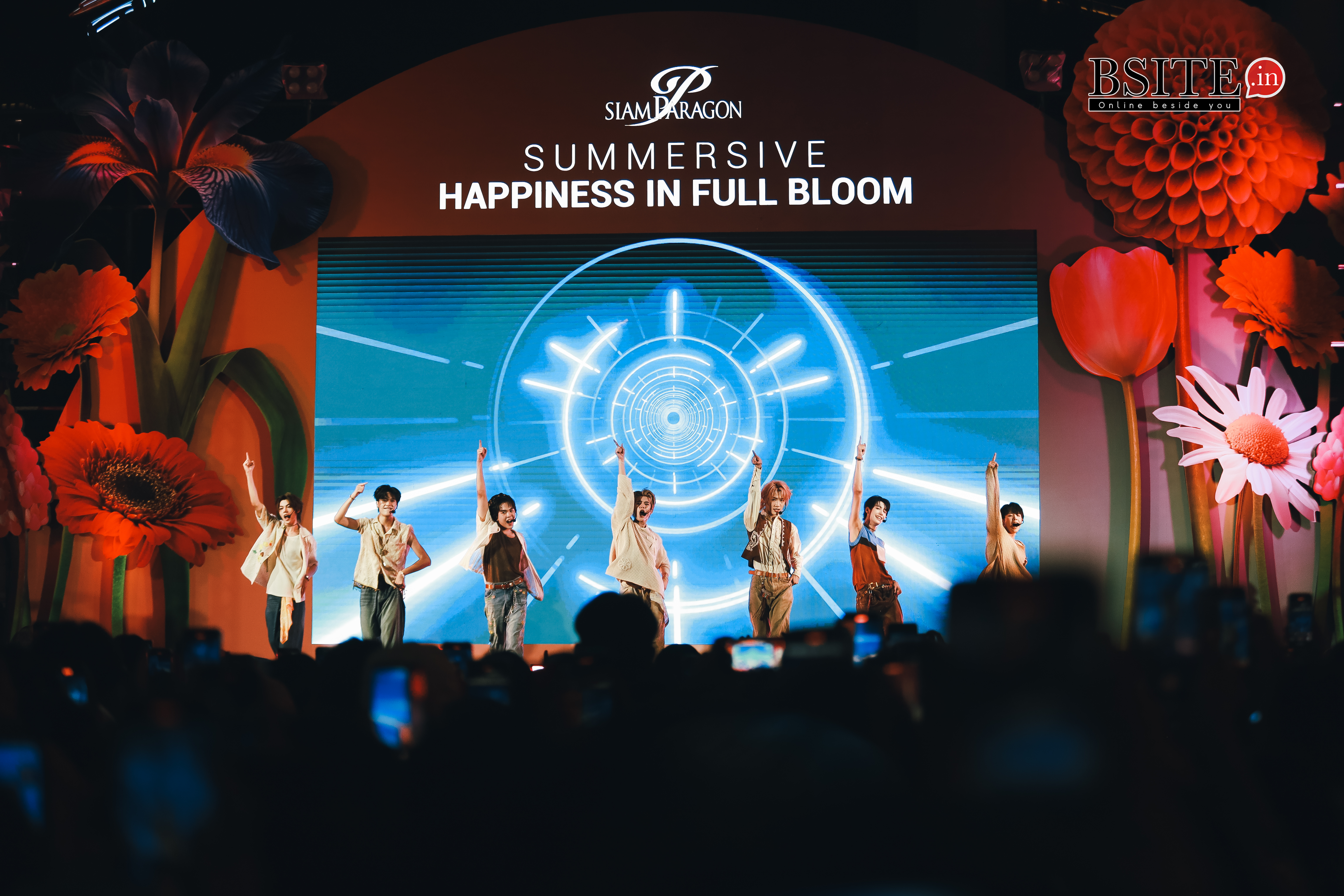 "NexT1DE" ร่วมระเบิดความมันส์รับวันสงกรานต์ บนเวที “Siam Paragon Summersive : Happiness in Full Bloom” ณ พาร์ค พารากอน สยามพารากอน 2 IMG 1532