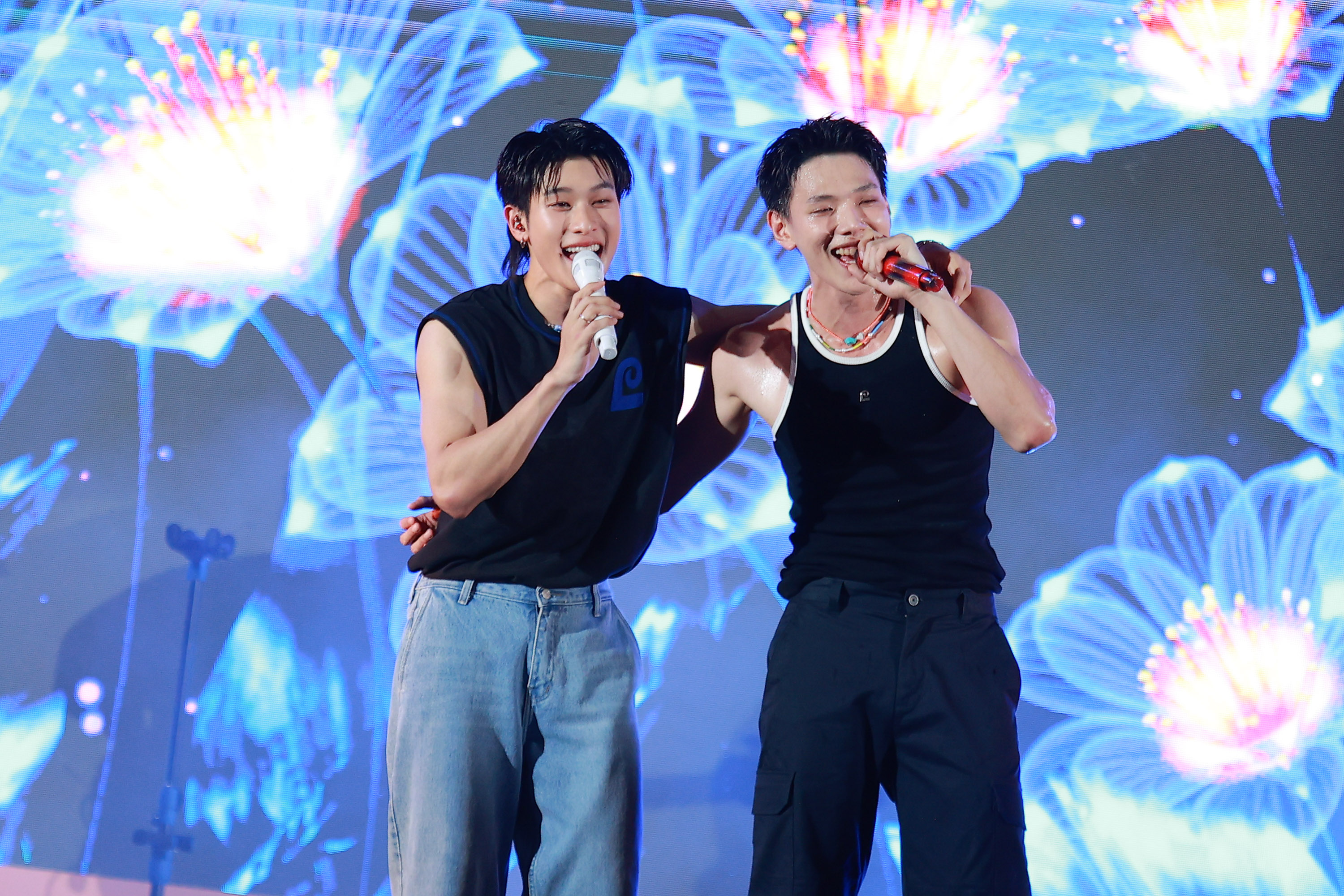 สยามพารากอน ดึง “ต้าห์อู๋-ออฟโรด” ร่วมต้อนรับเทศกาลมหาสงกรานต์อย่างยิ่งใหญ่ สาดความมันส์แบบจัดเต็มไม่ซ้ำใคร!! พร้อมชมโชว์ระดับโลก 11 ออฟโรด ร่วมต้อนรับเทศกาลมหาสงกรานต์อย่างยิ่งใหญ่ที่งานSiam Paragon Summersive Happiness in Full Bloom 9