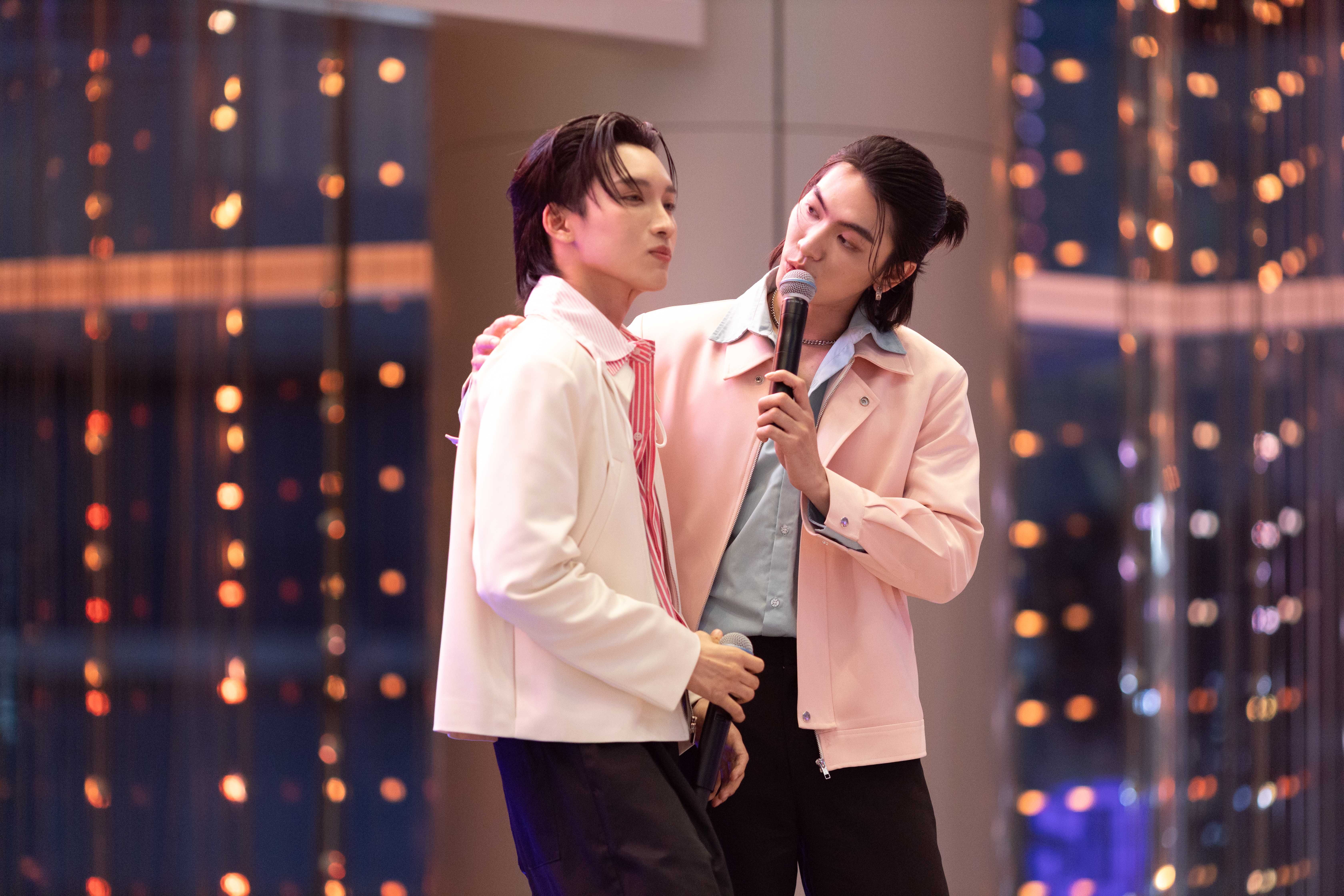 สยามพารากอน ชวนหนุ่มๆ “ATLAS” ระเบิดความมันส์รับสงกรานต์แบบจัดเต็ม!! “Siam Paragon Summersive : Happiness in Full Bloom” ณ พาร์ค พารากอน สยามพารากอน 5 Meet Greet กับสองหนุ่ม บอส ชัยกมล เสริมส่งวิทยะ และ โนอึล ณัฐรัชต์ ตังวาย 3