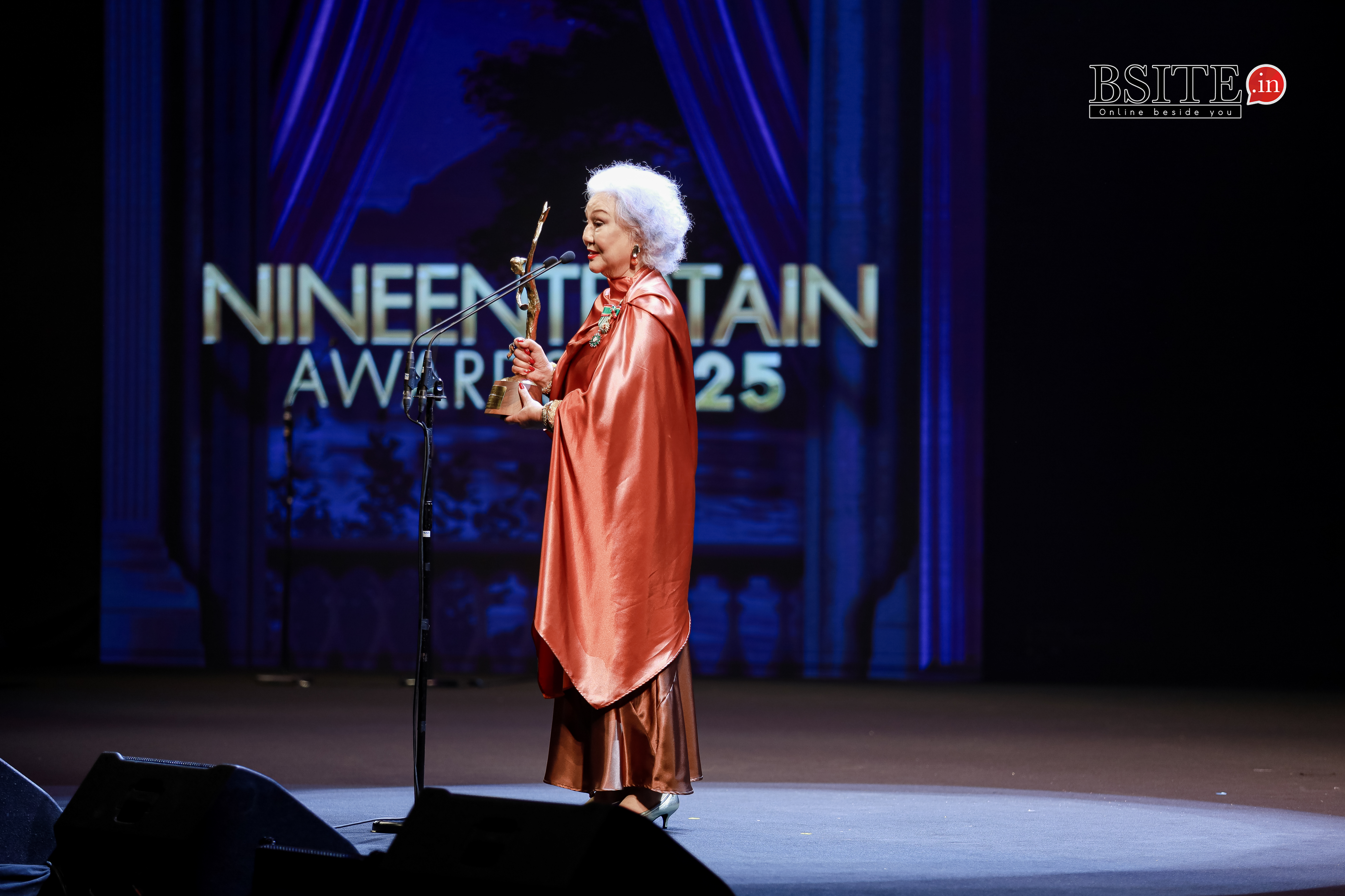 ศิลปิน นักแสดงชื่อดังตบเท้าร่วมงานสุดอบอุ่นขึ้นเทรนด์ทีเดียวสำหรับงานประกาศรางวัลหน้าม่านคุณภาพหลังม่านคุณธรรม “ไนน์เอ็นเตอร์เทนอวอร์ดประจำปี 2025” 9 IMG 2979