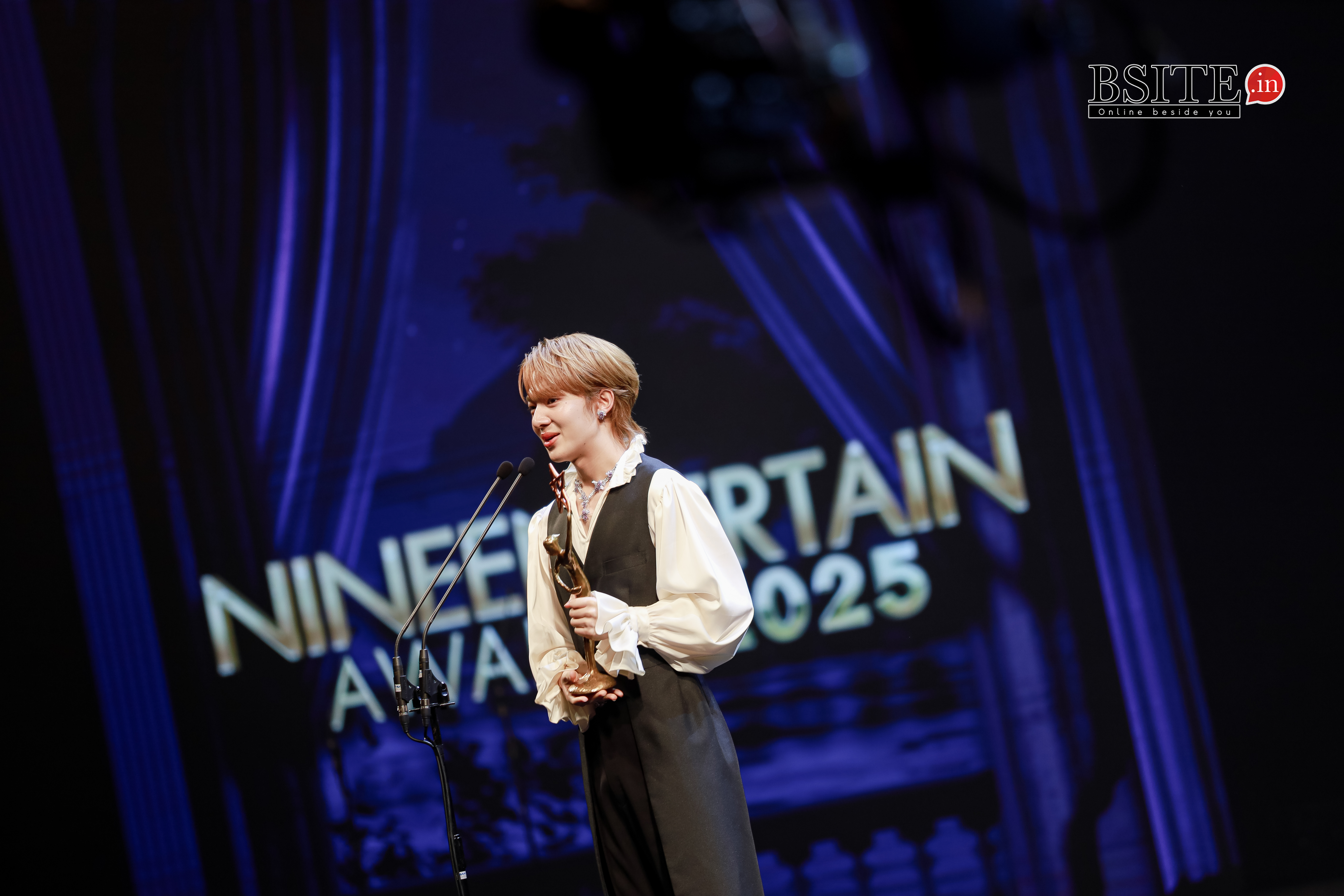 ศิลปิน นักแสดงชื่อดังตบเท้าร่วมงานสุดอบอุ่นขึ้นเทรนด์ทีเดียวสำหรับงานประกาศรางวัลหน้าม่านคุณภาพหลังม่านคุณธรรม “ไนน์เอ็นเตอร์เทนอวอร์ดประจำปี 2025” 13 IMG 2986