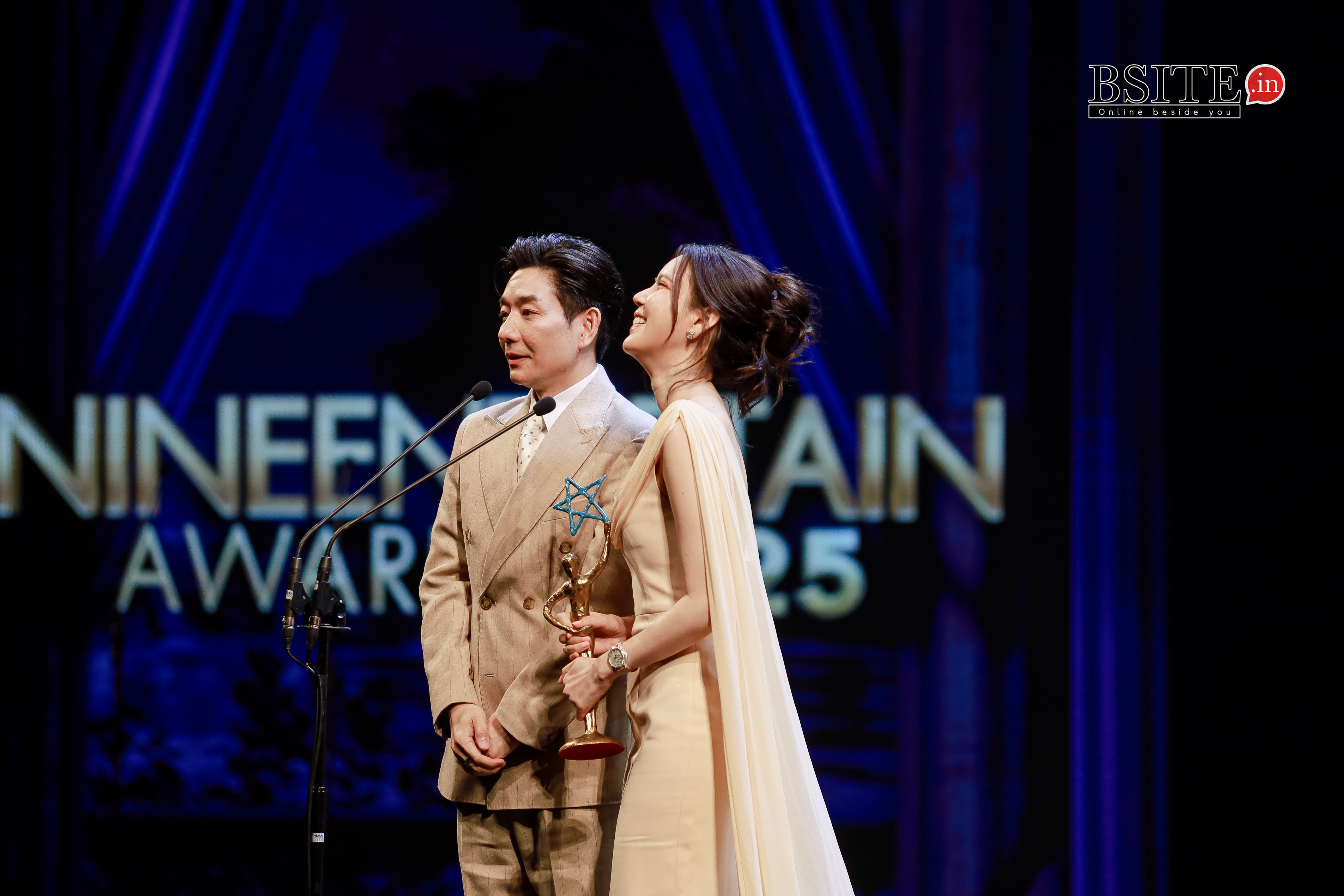 ศิลปิน นักแสดงชื่อดังตบเท้าร่วมงานสุดอบอุ่นขึ้นเทรนด์ทีเดียวสำหรับงานประกาศรางวัลหน้าม่านคุณภาพหลังม่านคุณธรรม “ไนน์เอ็นเตอร์เทนอวอร์ดประจำปี 2025” 18 IMG 2994