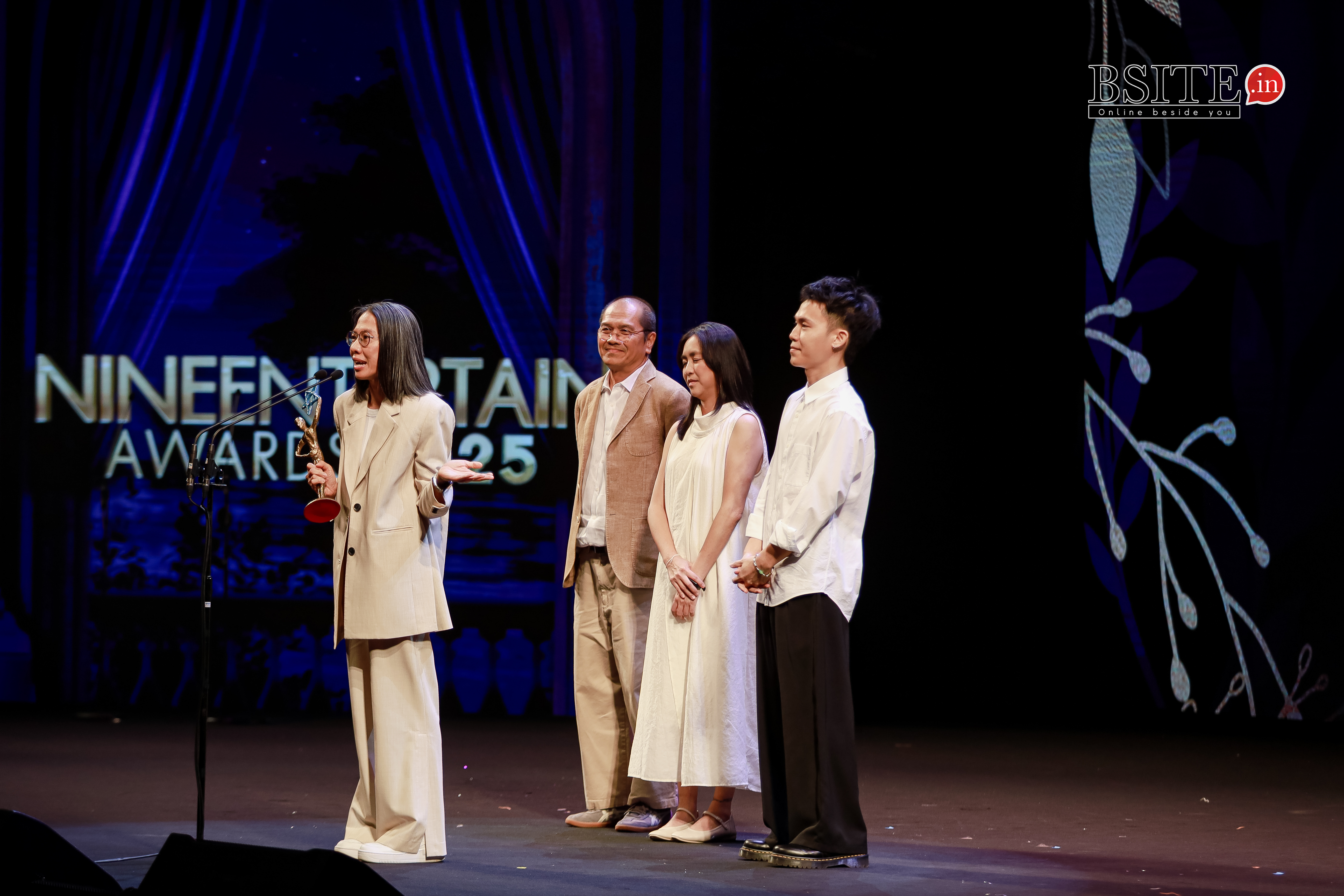 ศิลปิน นักแสดงชื่อดังตบเท้าร่วมงานสุดอบอุ่นขึ้นเทรนด์ทีเดียวสำหรับงานประกาศรางวัลหน้าม่านคุณภาพหลังม่านคุณธรรม “ไนน์เอ็นเตอร์เทนอวอร์ดประจำปี 2025” 20 IMG 2996