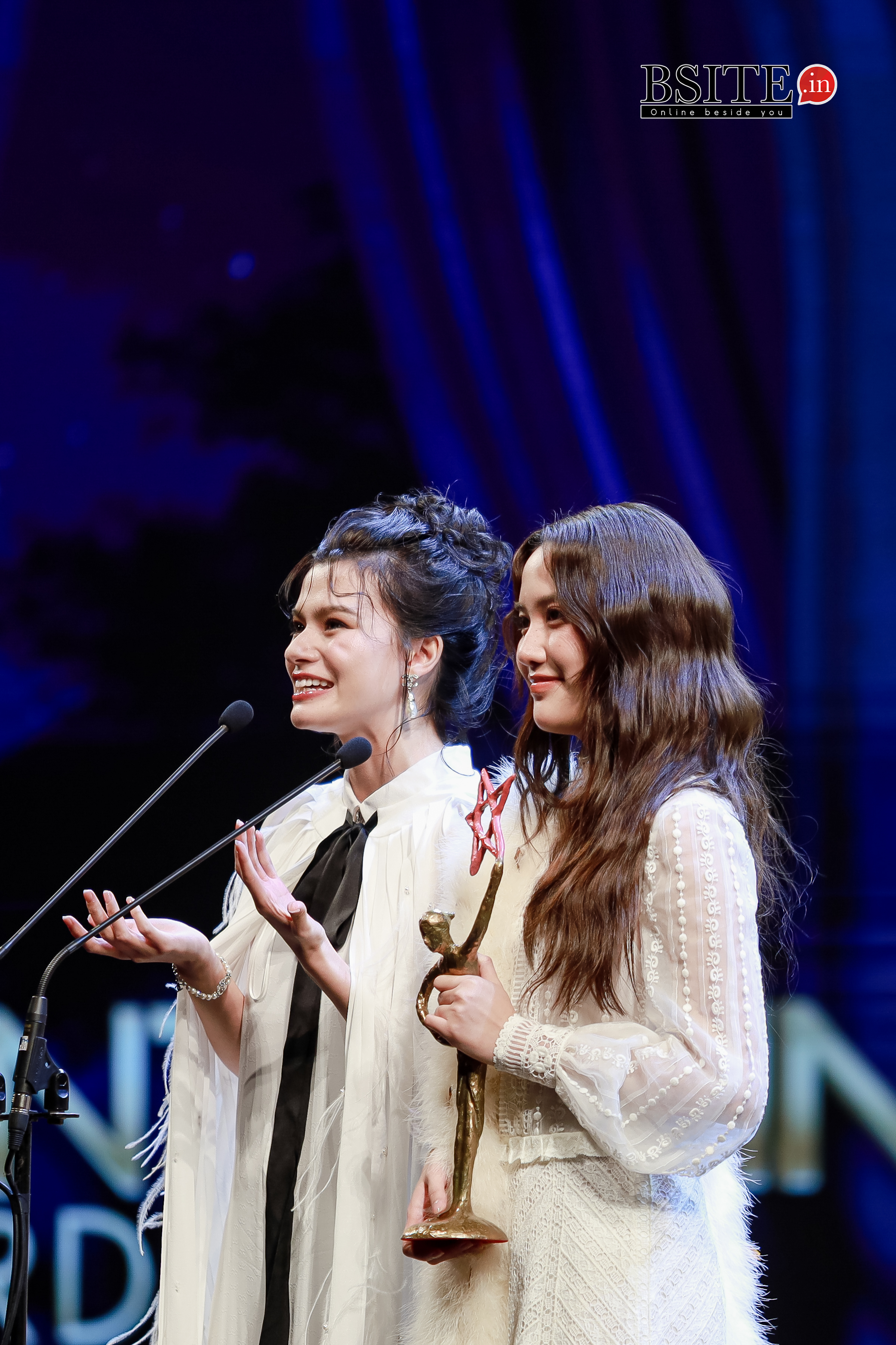 ศิลปิน นักแสดงชื่อดังตบเท้าร่วมงานสุดอบอุ่นขึ้นเทรนด์ทีเดียวสำหรับงานประกาศรางวัลหน้าม่านคุณภาพหลังม่านคุณธรรม “ไนน์เอ็นเตอร์เทนอวอร์ดประจำปี 2025” 25 IMG 3003