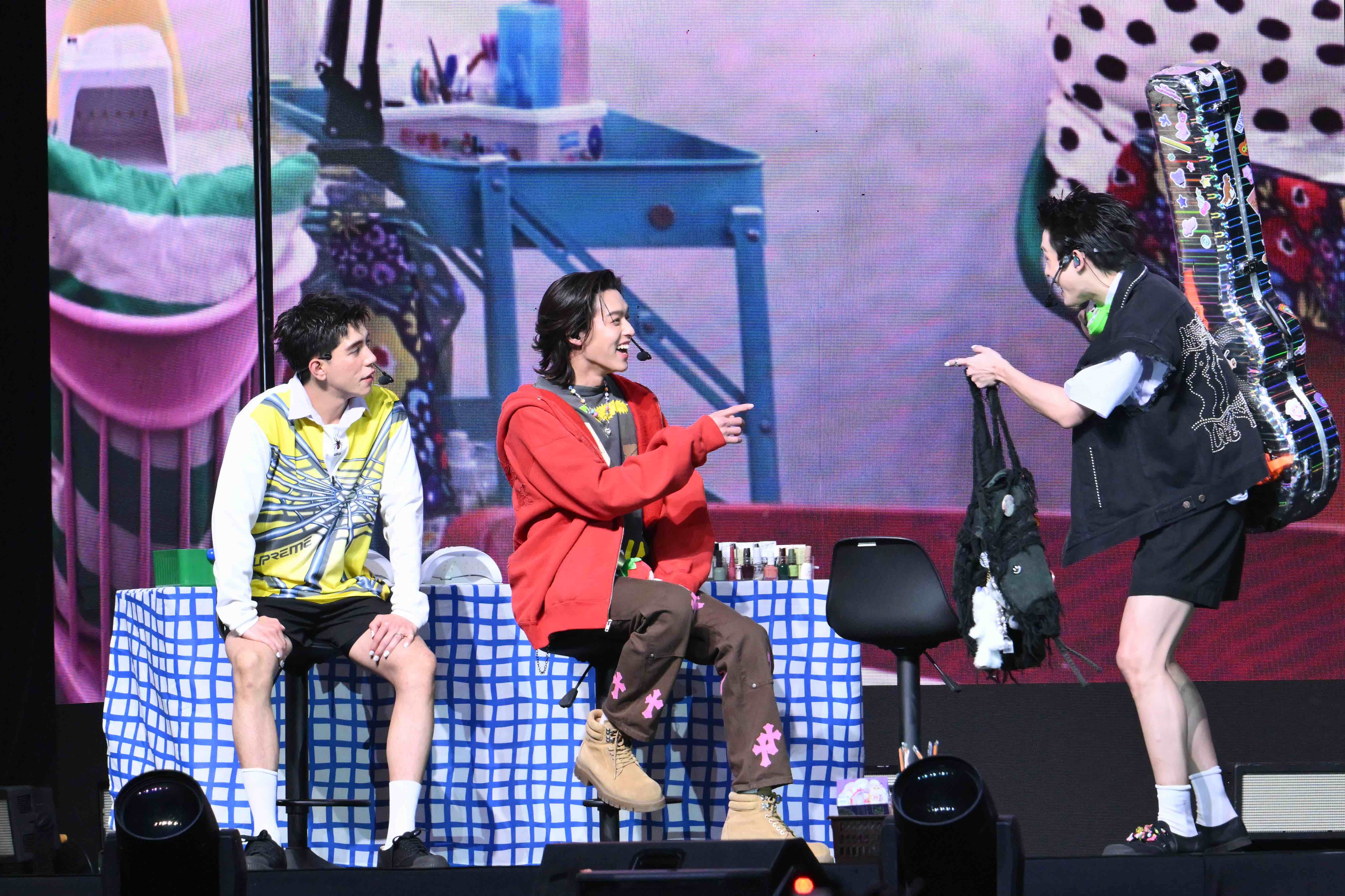 GELBOYS CLOSE FAN MEETING 23 0