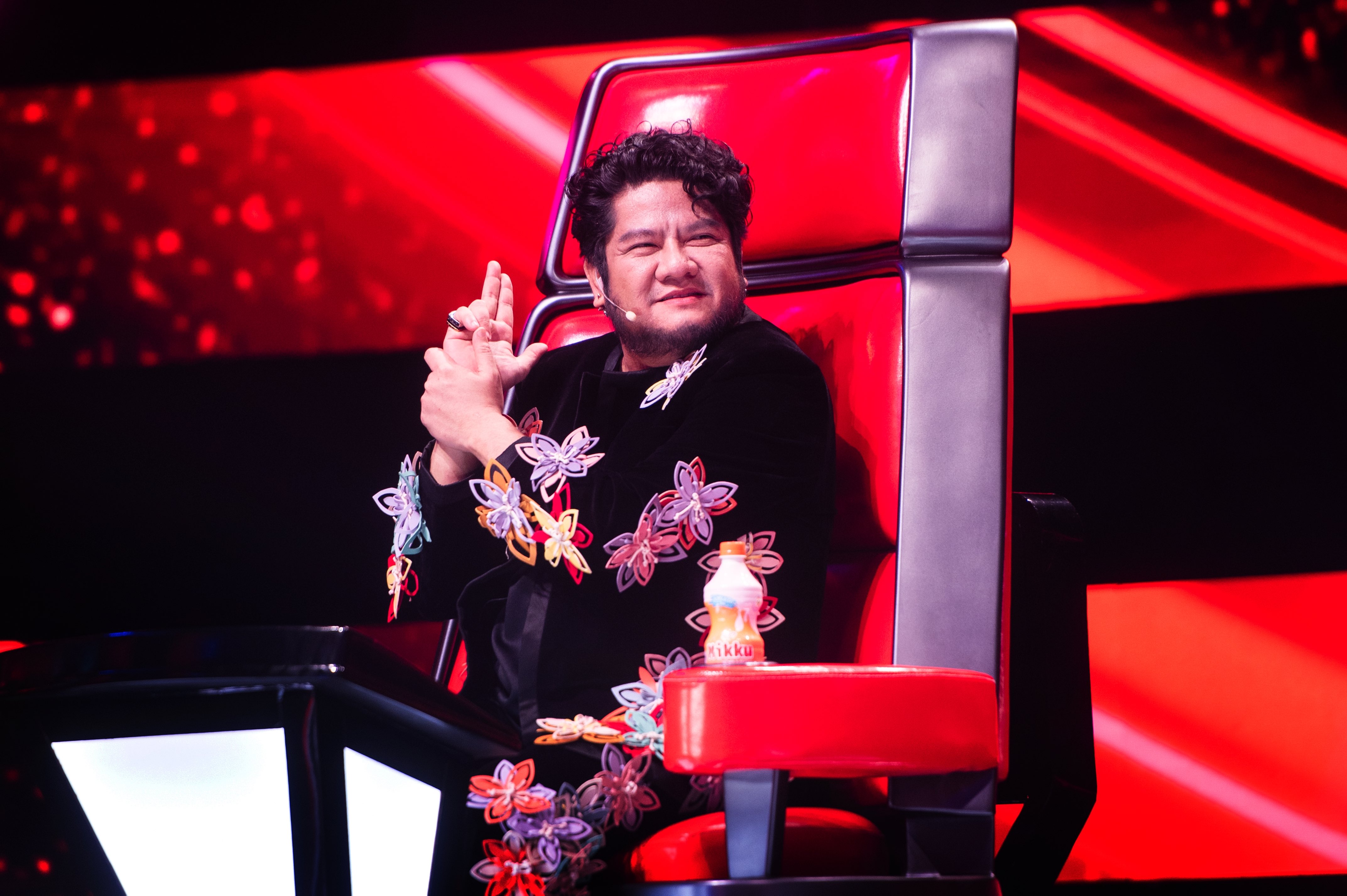“โค้ชแอม-โค้ชเบน-โค้ชธามไท” ปิดดีล!!บทสรุปรอบ Blind Audition ในเวที “The Voice Pride 2025” 3 Blind Audition ในเวที The Voice Pride 2025 006 0
