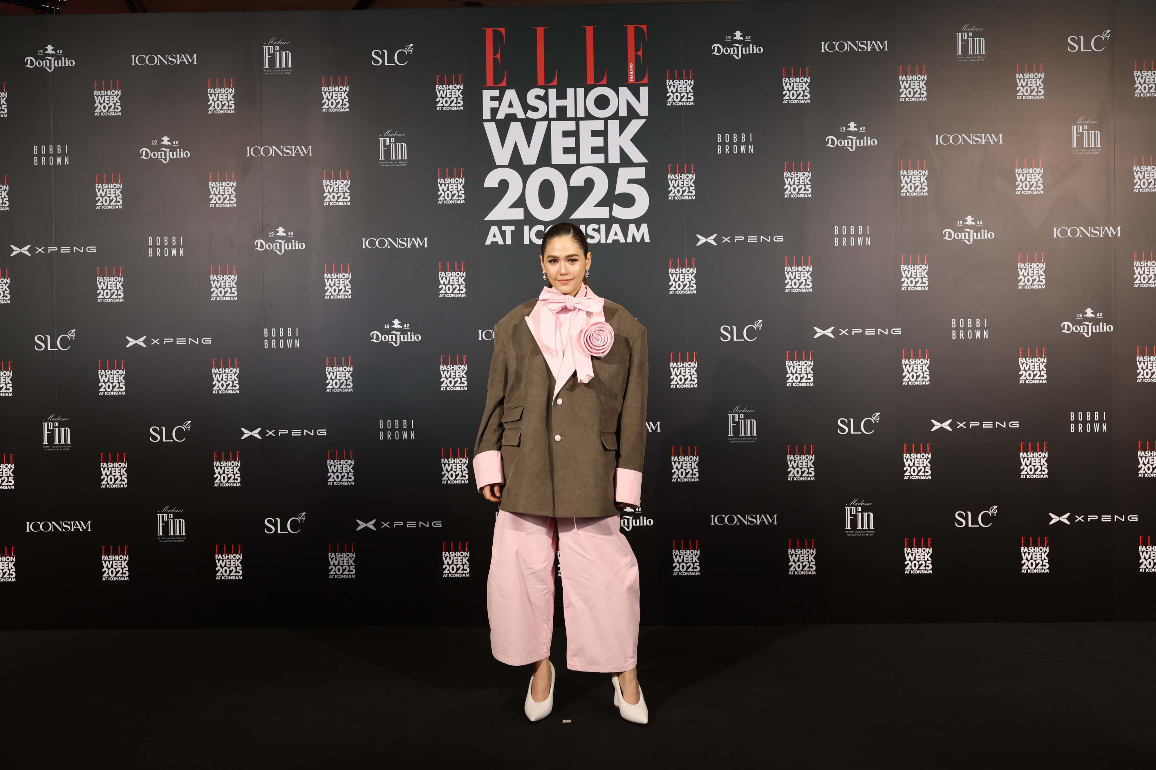 6. ชมพู่ อารยา เอ ฮาร์เก็ต